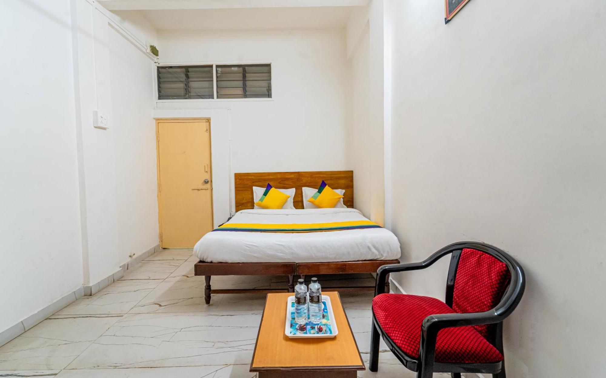 Itsy Hotels Mansi Nashik Buitenkant foto