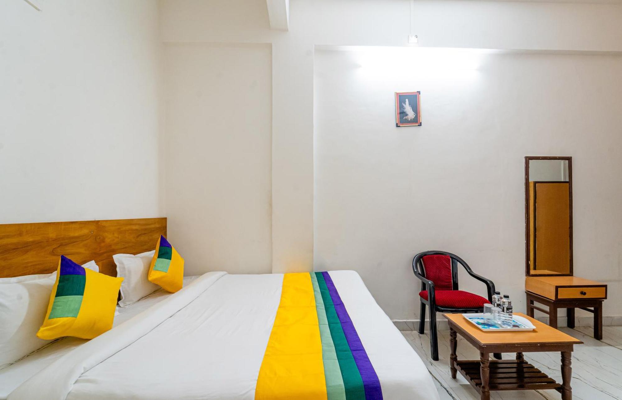 Itsy Hotels Mansi Nashik Buitenkant foto