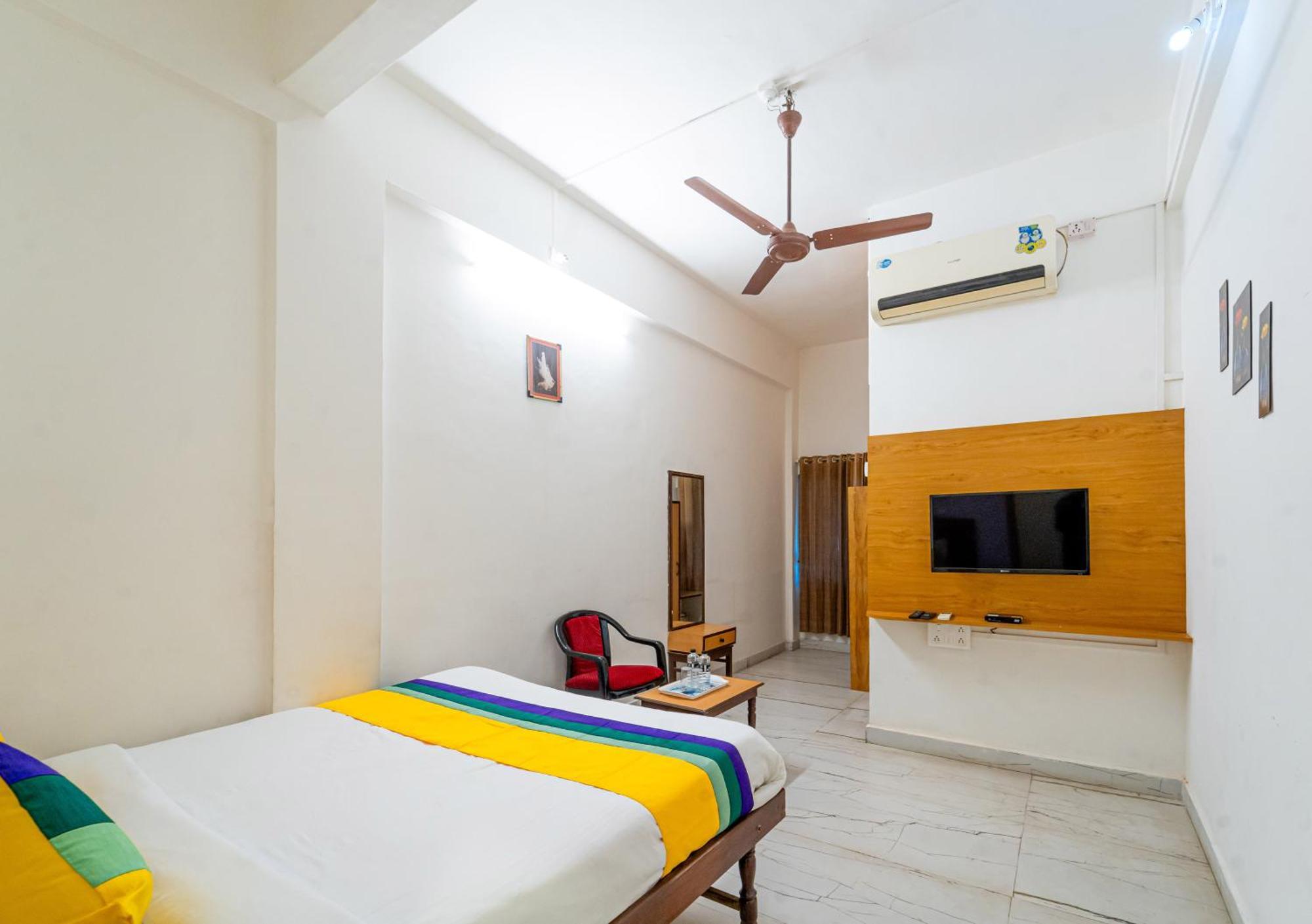 Itsy Hotels Mansi Nashik Buitenkant foto