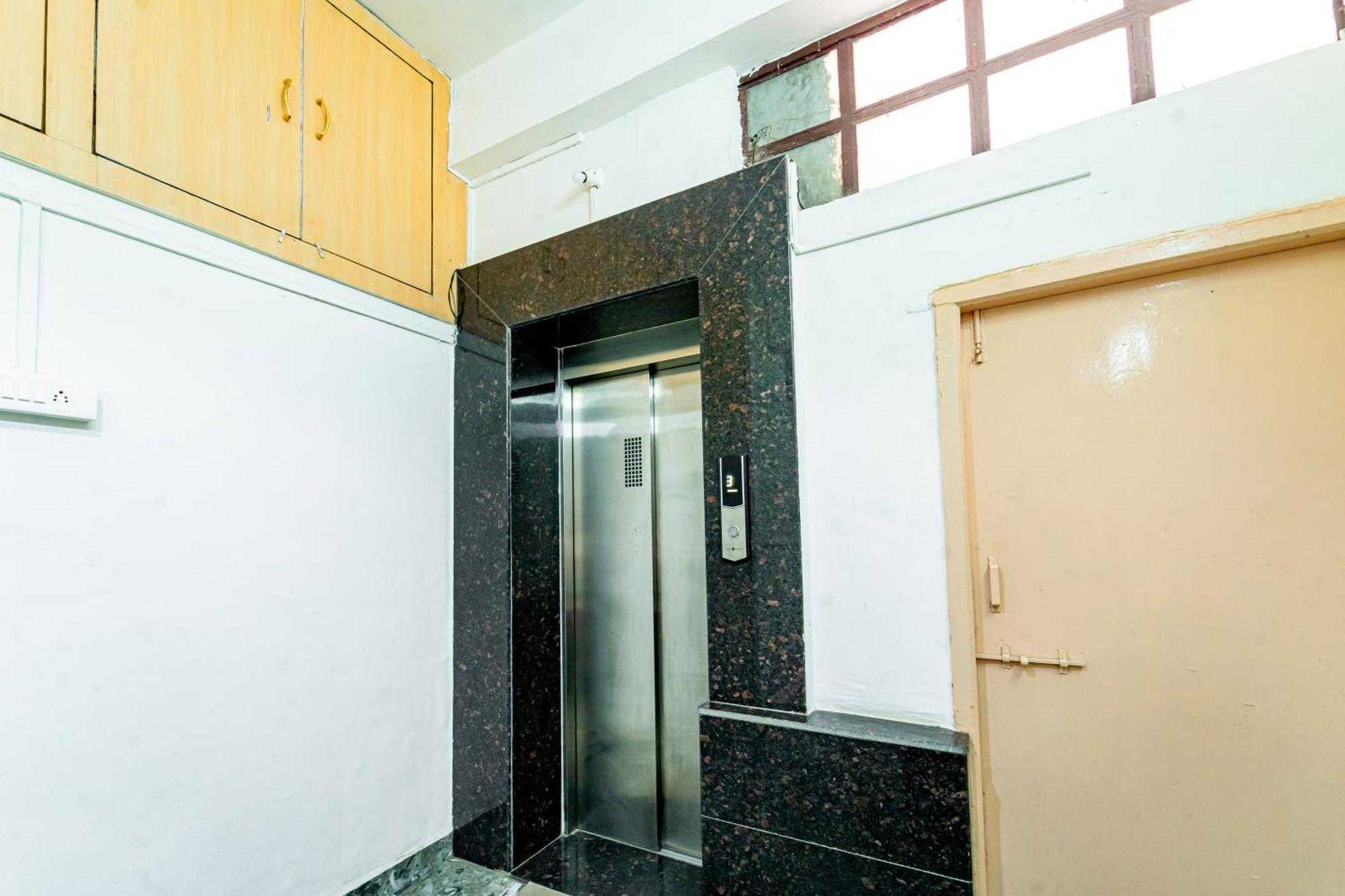 Itsy Hotels Mansi Nashik Buitenkant foto